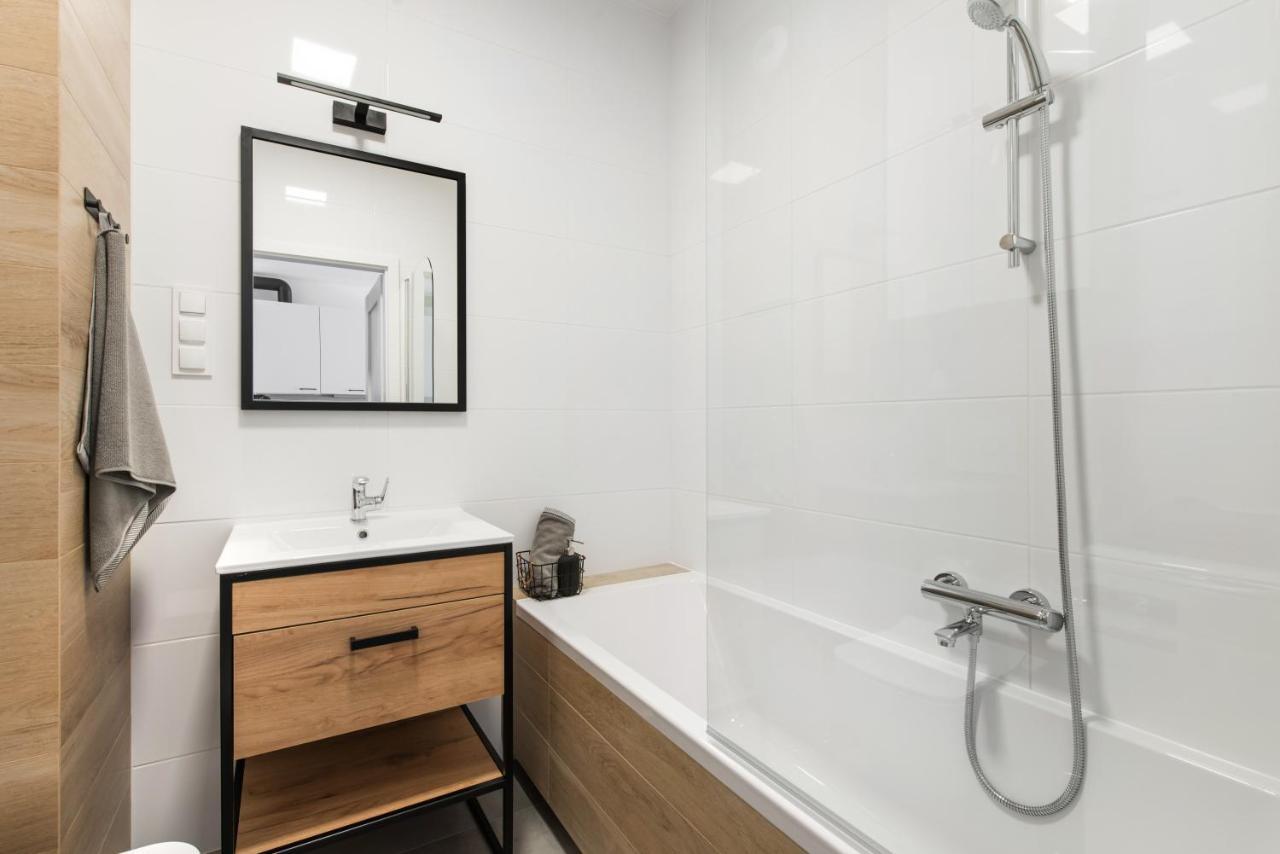 ורשה Superapart Stalowa 39 Modern Unit With Kitchen & Wifi מראה חיצוני תמונה